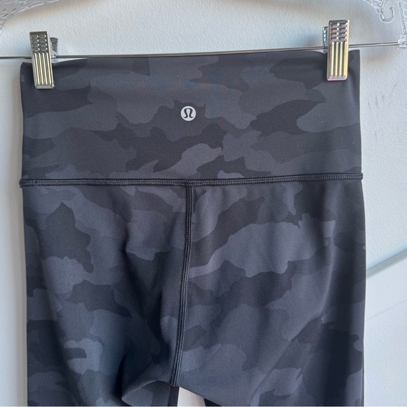 Lululemon Wunder Under High-Rise Tight 28" *Full-On Luxtreme Camo size 4 - Picture 8 of 10